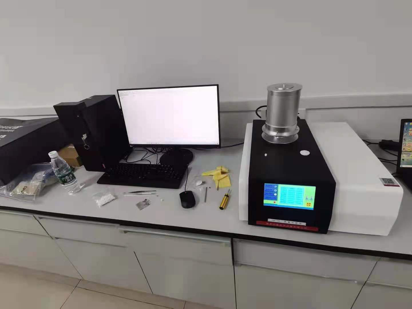 热重差热分析仪的工作原理